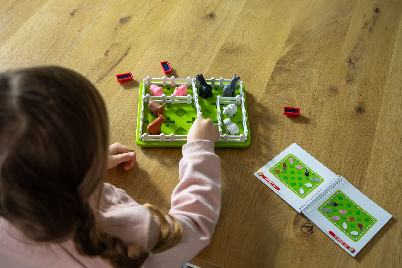 Smart Games - Smart Farmer, joc de logica cu 60 de provocari, 4+ ani