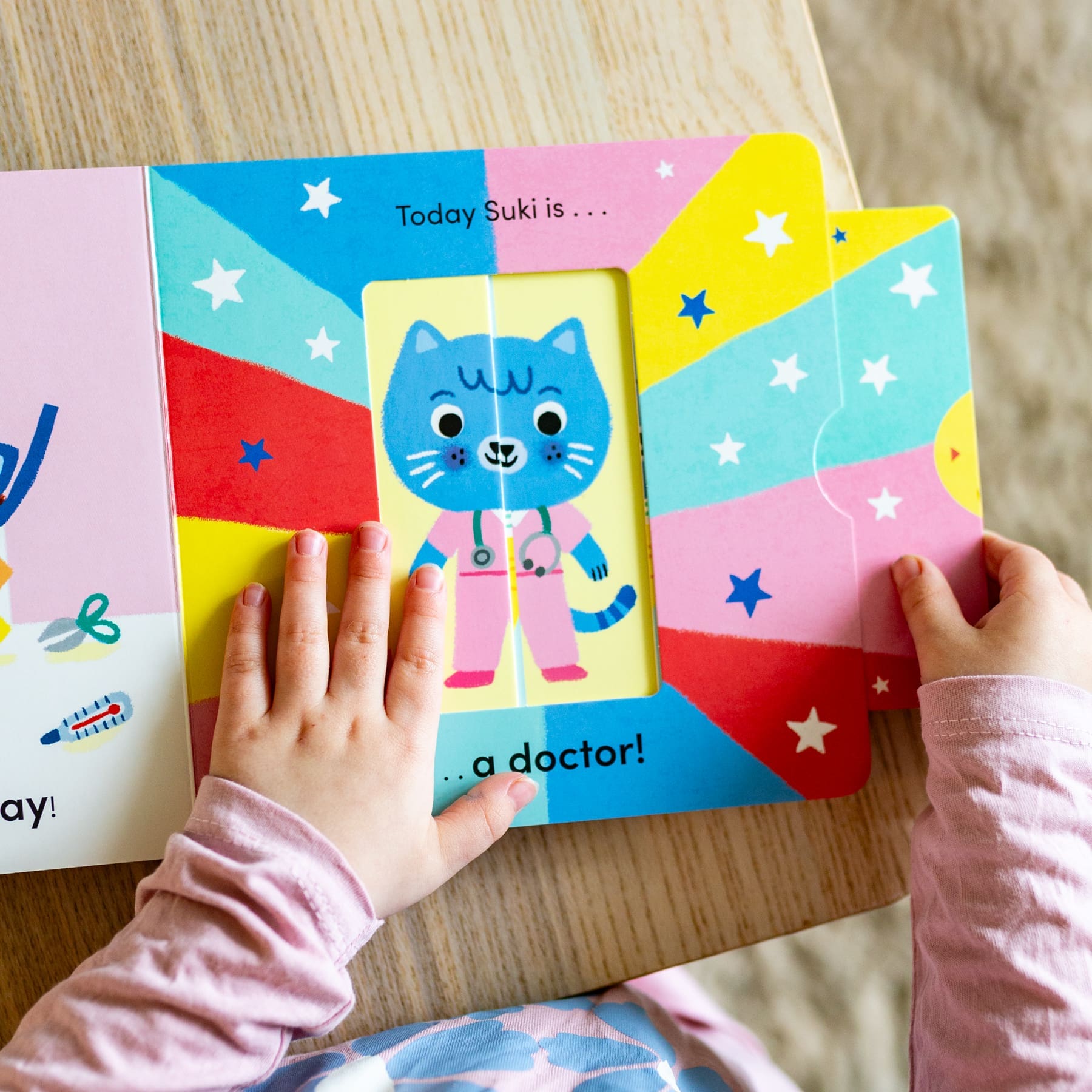 Carte cu activitati pentru copii mici - Suki Cat: Doctor, Nosy Crow, + 1 an
