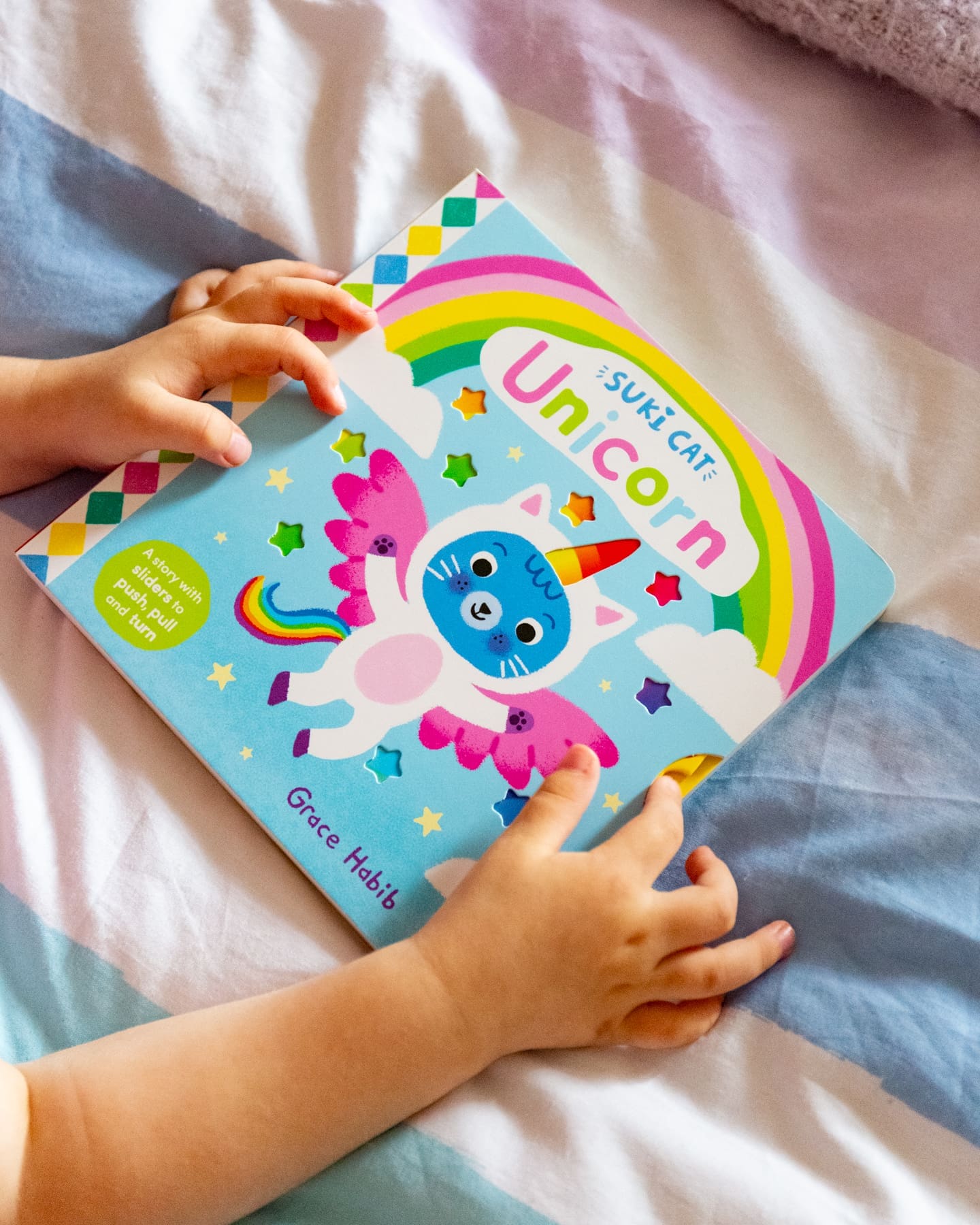 Carte cu activitati pentru copii mici - Suki Cat: Unicorn, Nosy Crow, + 1 an