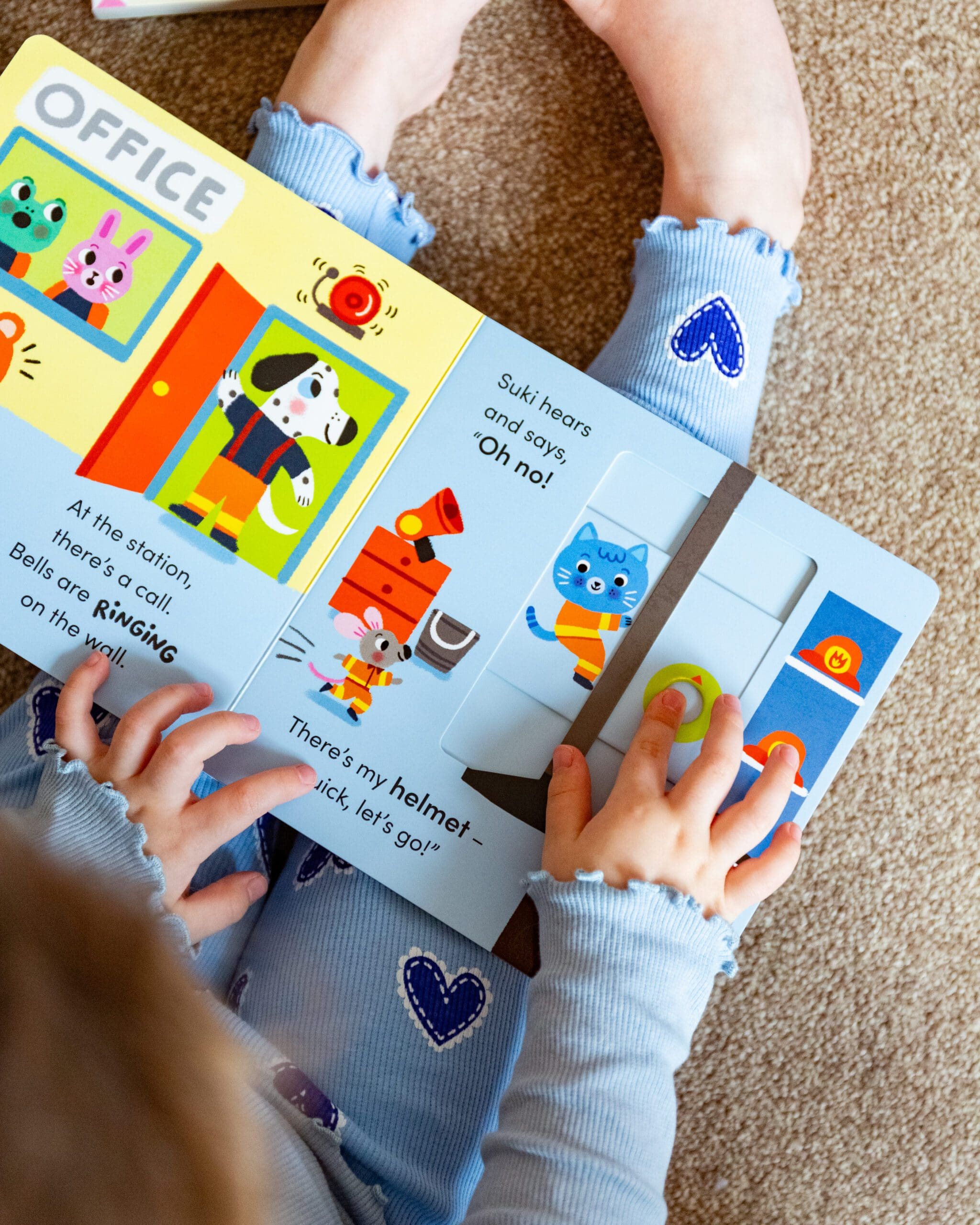 Carte cu activitati pentru copii mici - Suki Cat: Firefighter, Nosy Crow, + 1 an