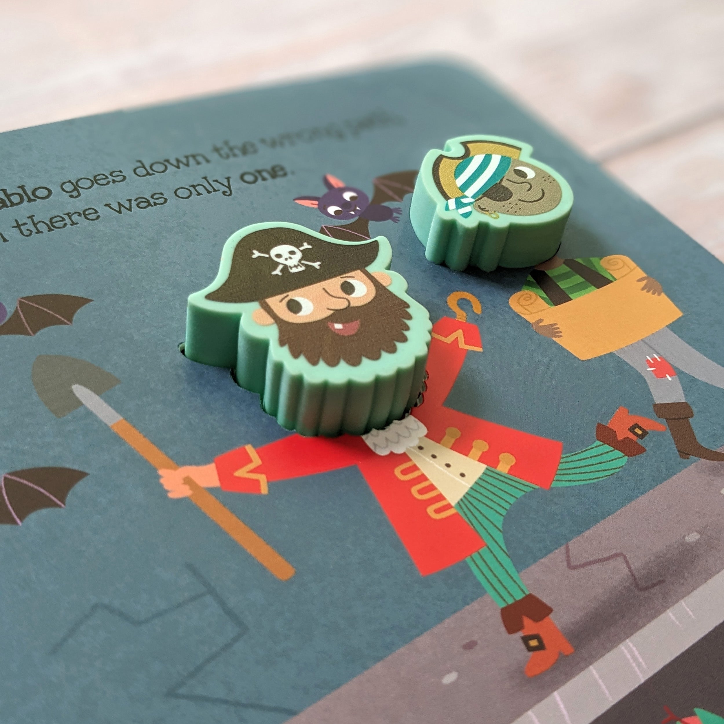 Carte pentru copii, NPP, 5 Pesky Pirates - Children's Touch & Feel Silicone Book, 1+ ani
