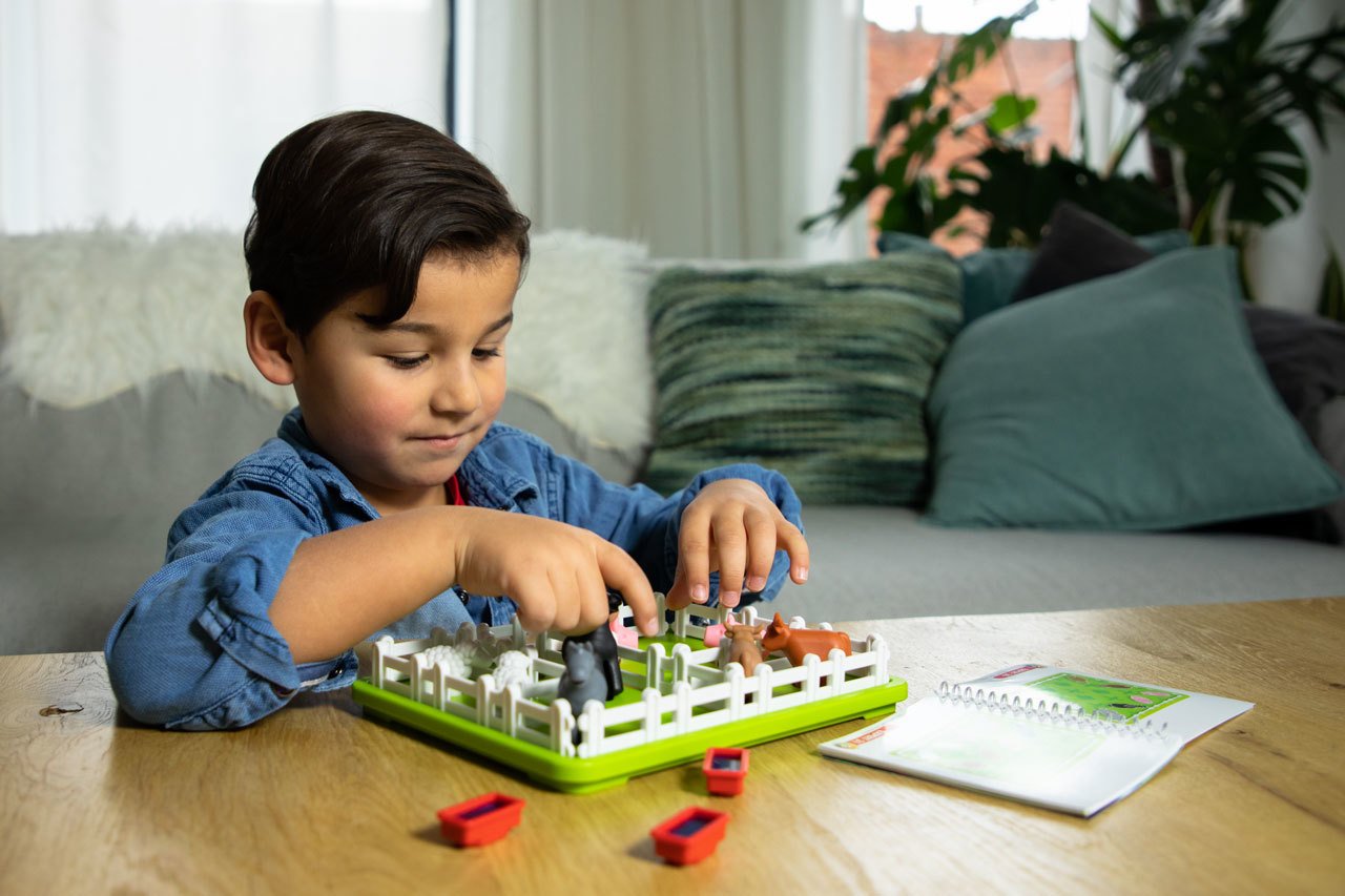 Smart Games - Smart Farmer, joc de logica cu 60 de provocari, 4+ ani