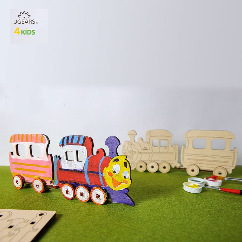 Model colorat locomotiva